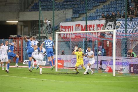 Ruch Chorzów Stal Mielec ZDJĘCIA WYNIK Niebiescy byli lepsi ale