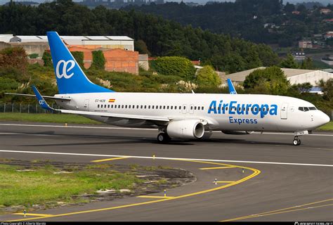 EC NZR Air Europa Express Boeing 737 8AS WL Photo By Alberto Maroto