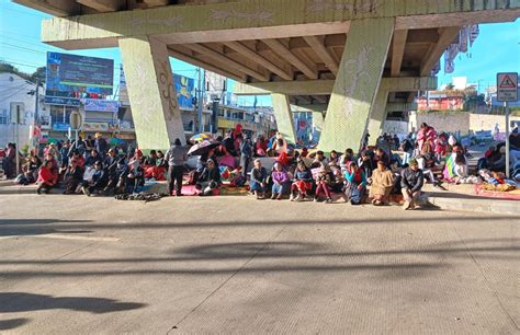 PUNTOS BLOQUEADOS EN GUATEMALA Manifestantes Bloquean Calzada Aguilar