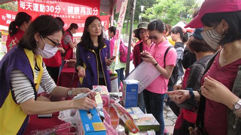 臺中市政府全球資訊網 市政新聞 中市地稅局捐發票兌換宣導品 同步行銷台中購物節