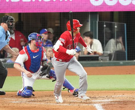 大谷翔平、剛腕チャプマンの165・9キロを打ち返す！バット折られながらも内野安打 Mlb写真ニュース 日刊スポーツ