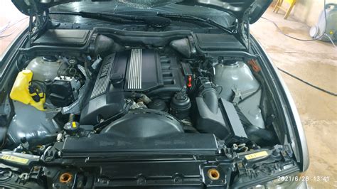 Колпачки опор амортизаторов"BMW e39" — BMW 5 series (E39), 2,5 л, 2002 ...
