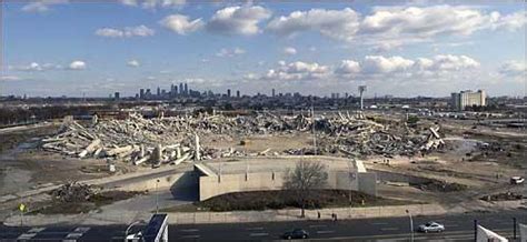 StadiumPage.com - Veterans Stadium Demolition