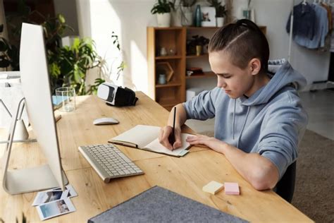 Nauka zdalna 10 zasad prowadzenia zajęć online