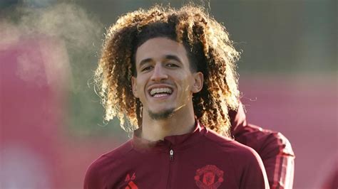 Manchester United Hannibal Mejbri Rejoint Le S Ville Fc En Pr T