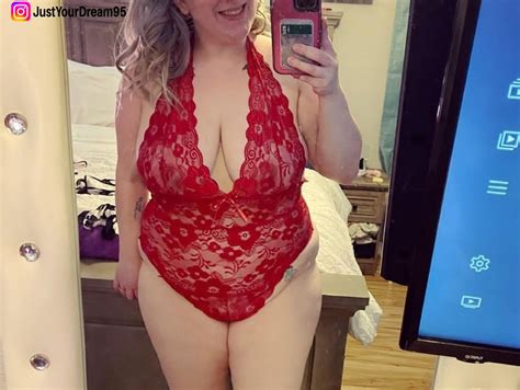 Cute Busty JustYourDream95 Bimbo With Big Tits On Instagram BBW Milf 2