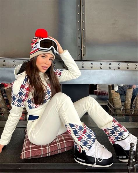 Pin By Florencia Zanov On Skiing Outfit Casual Winter Outfits Gossip