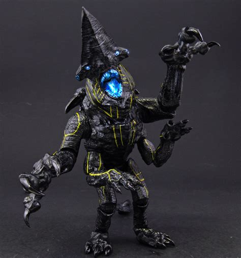 Custom KNIFEHEAD KAIJU super articulated Pacific Rim 7" neca movie ...