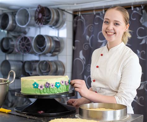 Bäcker Konditor Und Fachverkäufer Im Lebensmittelhandwerk