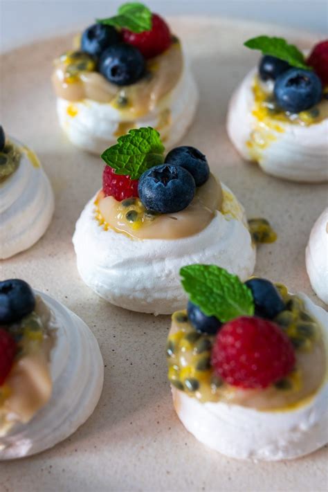 Delicious Mini Pavlovas Plantbaes