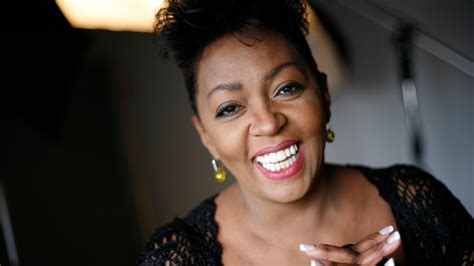 Anita Baker announces first area concert in more than a decade