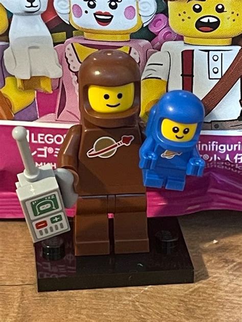 Lego Minifigur Serie Space Astronaut Braun Mit Baby Kaufen Auf Ricardo