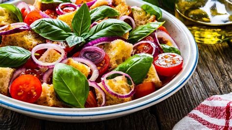 Ensalada Panzanella El Plato Italiano Que Te Enamorar Por Su Parecido