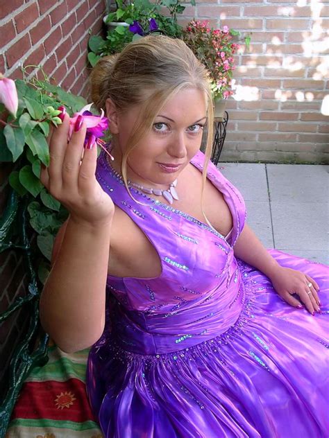 Colorful Beauty Her Purple Dress And Pinkish Nails Match B Flickr