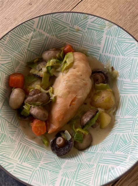 Chicken And Leeks In Blue Cheese Sauce Recipe Image By Teresa Beresford Pinch Of Nom