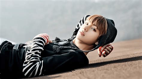 Bts V Wallpaper X Imagesee