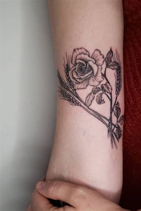 31 Pretty Rose Tattoo Designs To Get You Inspired