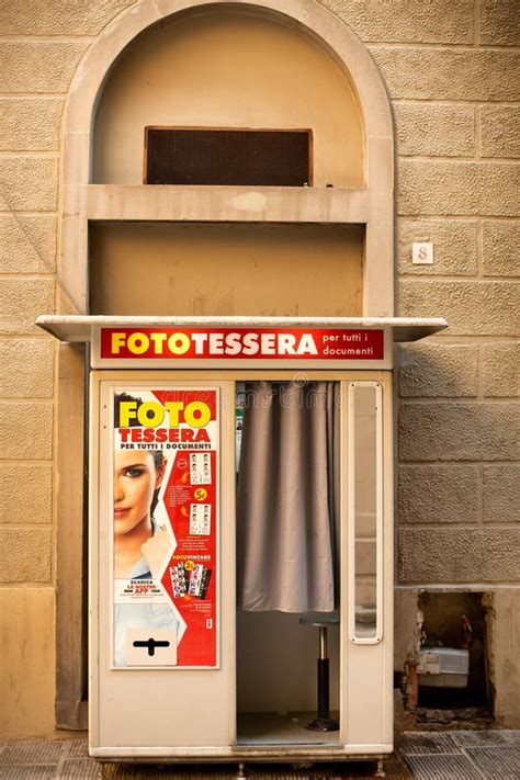 Cabina Fotogr Fica Vintage En Las Calles De Florencia Fotograf A