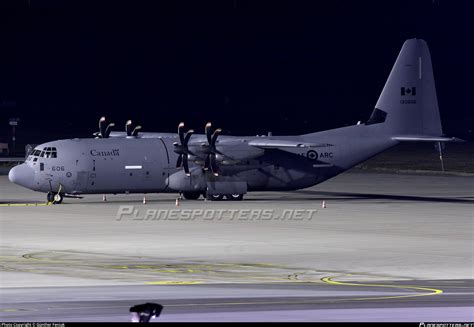 130606 Canada Royal Air Force Rcaf Lockheed Martin Cc 130j Super Hercules C 130j 30 Photo