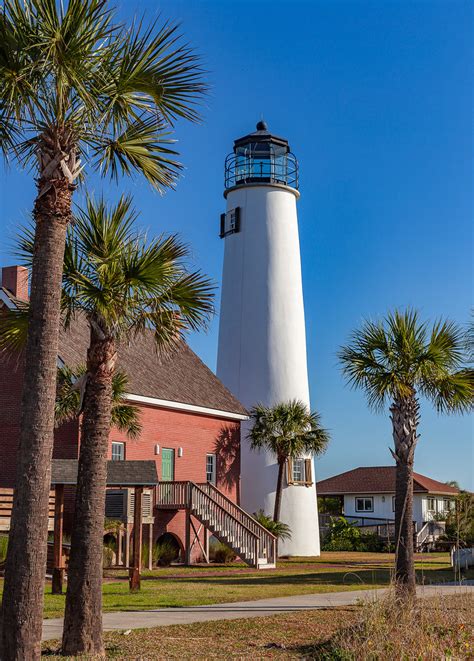 St George Island Lighthouse If Youre Accustomed To The T Flickr