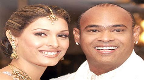 Former Indian cricketer Vinod Kambli again got into trouble after his ...