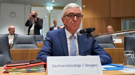 Rheinland Pfalz Innenminister Lewentz tritt zurück nach Vorwürfen um