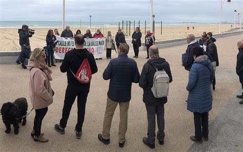 Concentraci N En Memoria De Carlos Fallecido En El Paseo Mar Timo De