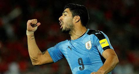 Luis Suárez cumple 10 años de su debut con la selección uruguaya VIDEO