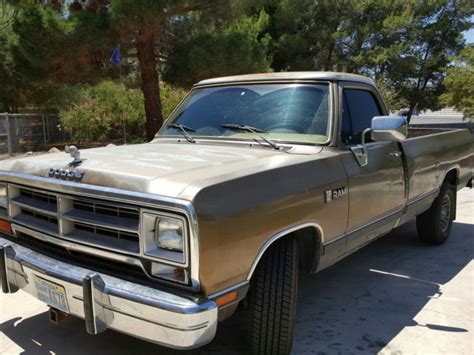 Vintage 89 Dodge Ram D150 Pickup Full Size 8 Foot Bed