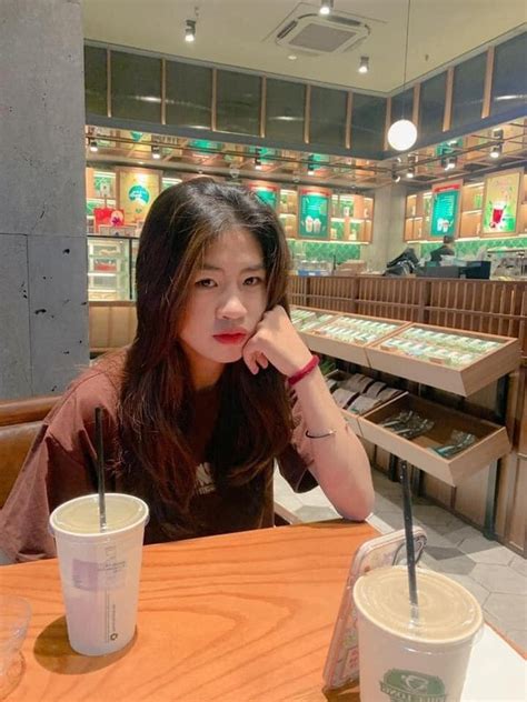 Khoe ảnh mới hot girl đội tuyển nữ Việt Nam gợi cảm hết nấc