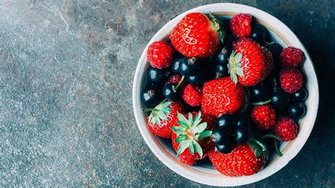 Frutas Vermelhas Quais São Os Benefícios De Morango Uva E Outras