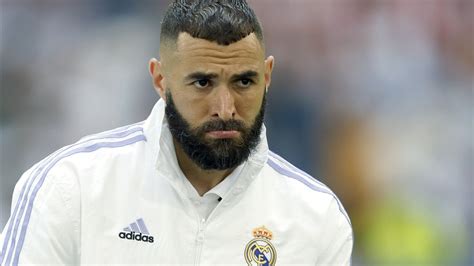 Real Madrid Benzema Claque La Porte La Raison Est D Voil E