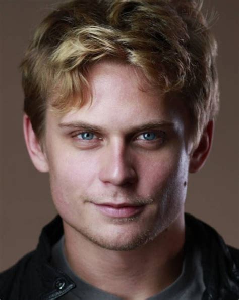 Billy Magnussen Joins Cast Of Disney S Live Action Aladdin Movie