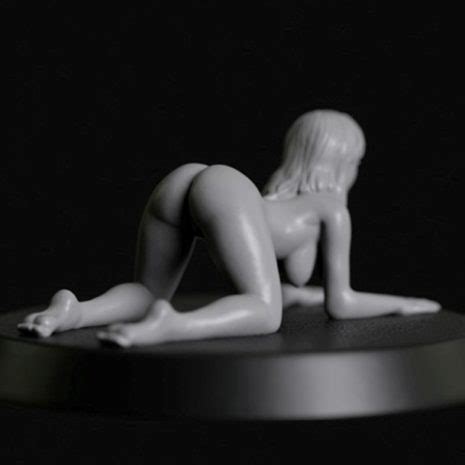 Manufaktura Miniatures Naked Female Submissive On Low All Fours