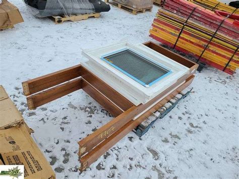 Windows 1 Pallet Michener Allen Auctioneering Ltd