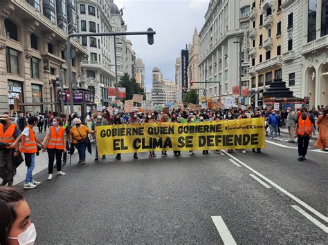 Miles De Personas Se Unen Al Grito Gobierne Quien Gobierne El Clima