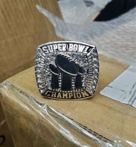 Fake Super Bowl rings seized by U.S. customs in St. Louis