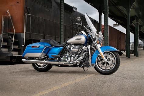 Harley Davidson Road King Images - Check out design & styling | OTO