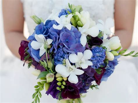 17 Gardenia Wedding Bouquet Ideas That Look (And Smell) Good