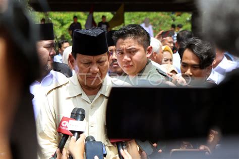 Capres Prabowo Berziarah Ke Makam Presiden Soekarno Antara Foto