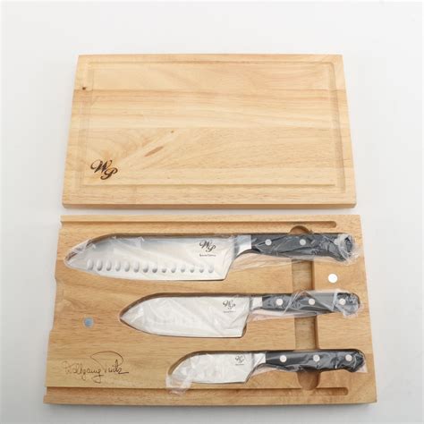 Wolfgang Puck Wooden Cutting Board And Knife Set Ebth