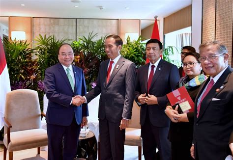 Bertemu PM Vietnam Presiden Jokowi Bahas Penyelesaian Batas Maritim