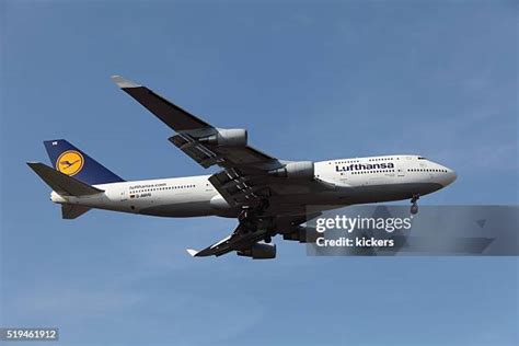 93 Boeing 747 Side View Stock Photos, High-Res Pictures, and Images - Getty Images