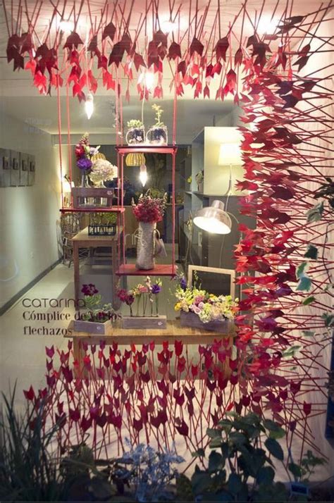 Use Red Roses And Other Flowers Valentines Window Display Christmas