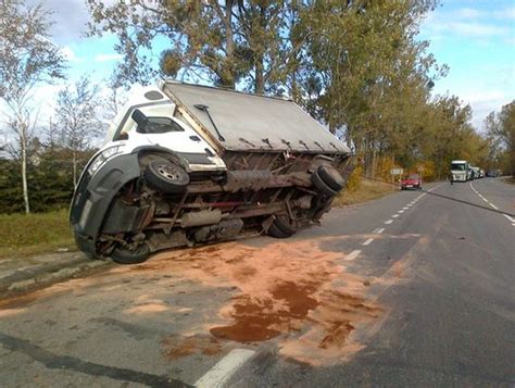 Wypadek Na Jedynce W Czarlinie Jeden Pas Jezdni Zablokowany