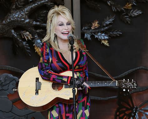 Dolly Parton Desea Mudarse A Nueva Zelanda Y Abrir Un Hotel All Foto