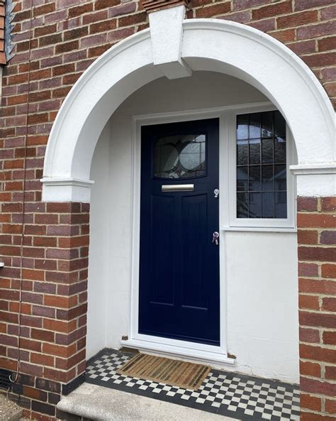 Rockdoor Newark Jubilee In Blue With Square Lead Flag Window Fitted In