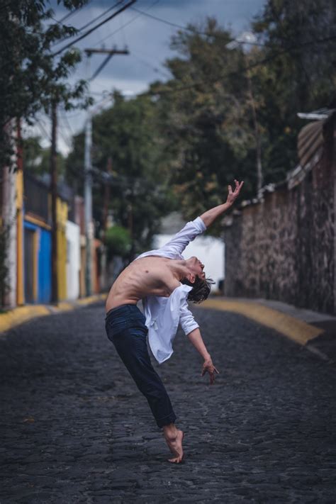 Ballet Dancers Make Mexico City Their Stage In Stunning Photo Series Artofit