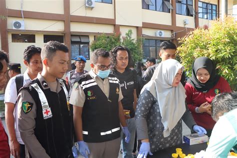 Pastikan Seluruh Personil Bebas Dari Narkoba Polres Bima Kota Mendadak