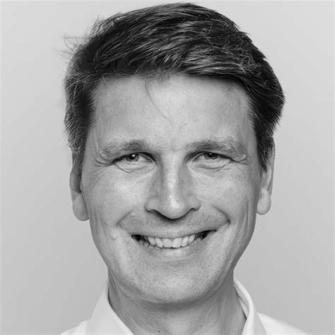 jan schneider head  finance looping group xing